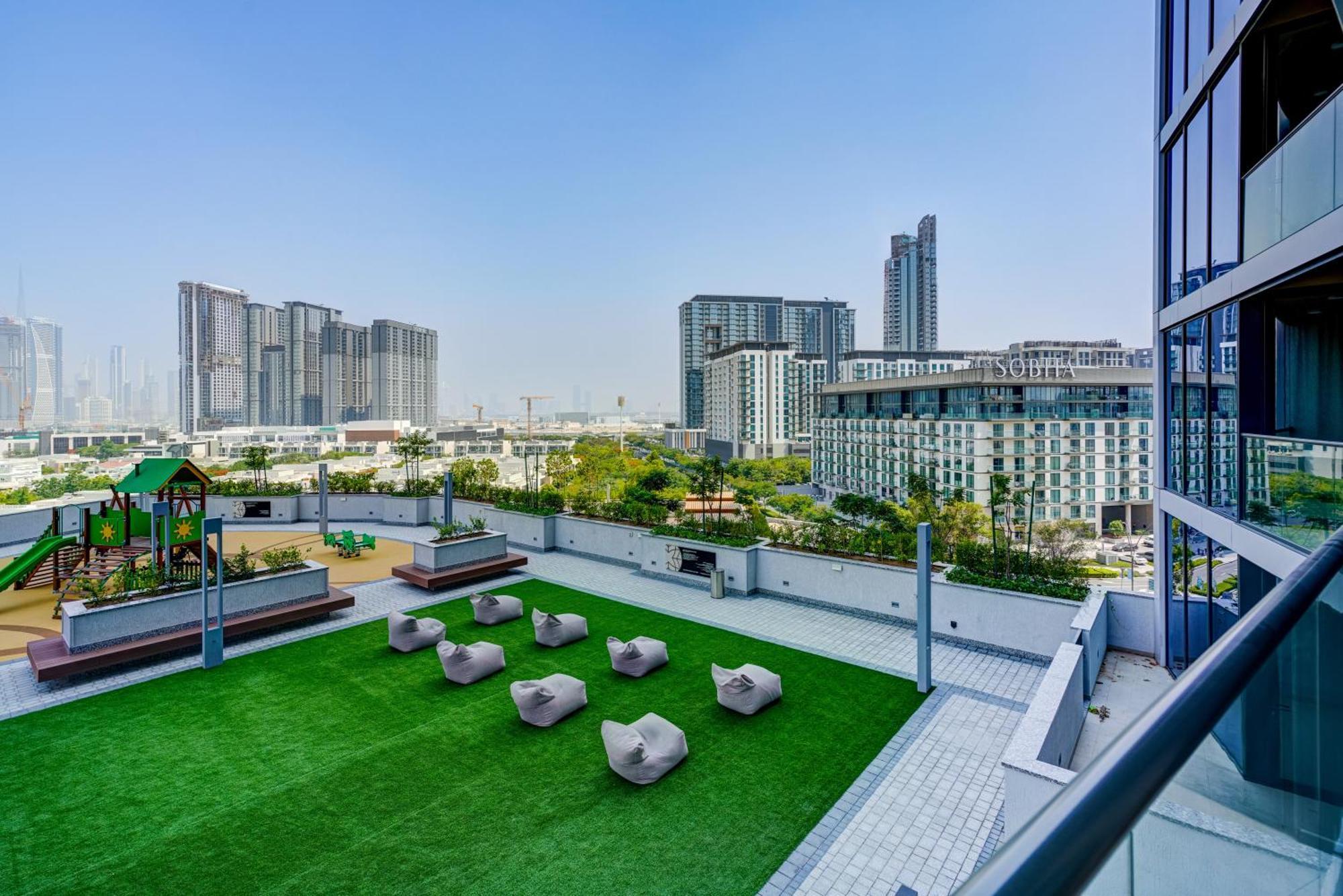 Trophy - Waves Grande Regent Urban Sanctuary * Dubai